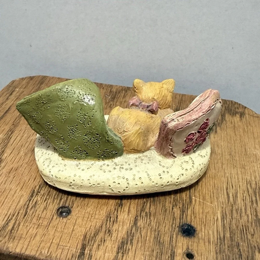 Cat/kitten  Figure Trinket‎ Adorable